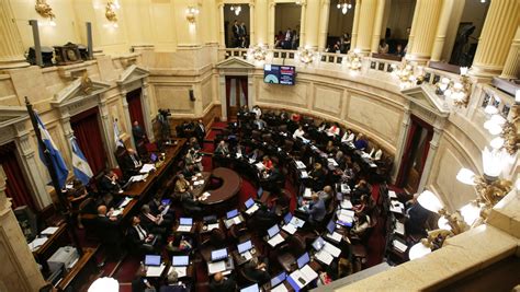 El Senado de Argentina aprueba la ley de renegociación de la deuda La