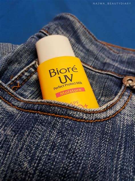 Perfect for humid weather, this does not budge even the slightest! Biore UV Perfect Protect Milk Review - Beauty Memo