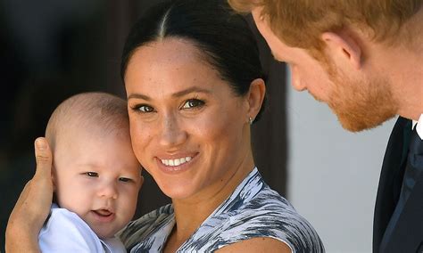 Prince harry and meghan markle's archie made his first public appearance on the royal tour of south africa today, during. Meghan Markle's son Archie pictured in NEW photo from ...