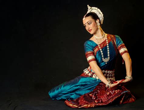 Classical Dance Hd Wallpapers Hdwallpapers360 Hd Wallpapers Free