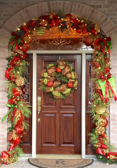 20 Christmas Door Decorations Ideas For This Year