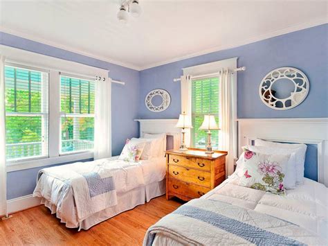 Charming But Cheap Bedroom Decorating Ideas The Budget Decorator