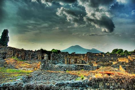 Why Pompeii is worth visiting?