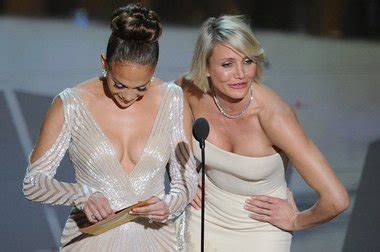 Oscars Did Jennifer Lopez Suffer A Wardrobe Malfunction Nj Com