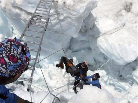 On Everest Climbers Pay To Take Risks While Sherpas Take Risks To Get Paid
