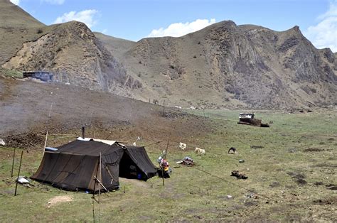 Overland From Xining To Chengdu The Land Of Snows