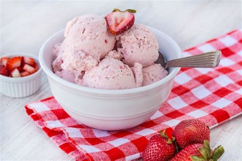 Delicious No Churn Vegan Strawberry Ice Cream Treat Dreams