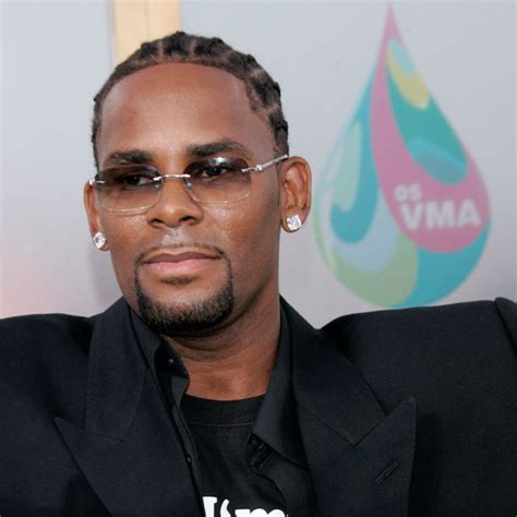 Today, on august 9, r&b singer and songwriter robert r. kelly will start his trial in the eastern district of new york courthouse in brooklyn, ny, after which his illinois trial will follow. R. Kelly accuser prepared to testify against him in court ...