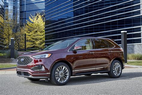 Ford Edge Suv Reboots With More Tech Features