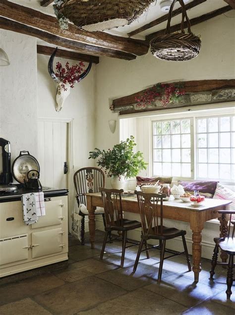 40 Up In Arms About Traditional English Country Kitchen