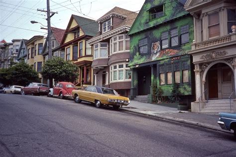 17 Vivid Color Photographs Capture Streets Of California In 1980