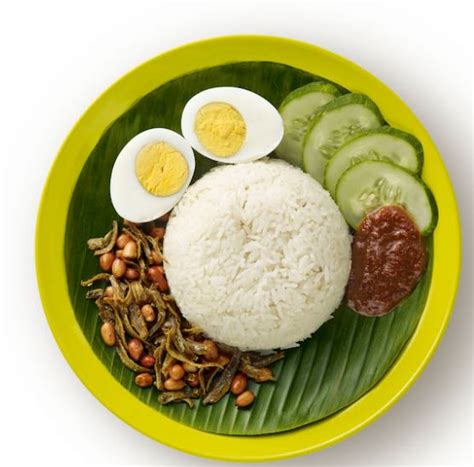 This is the best and most authentic nasi lemak recipe! Cara Membuat Nasi Lemak Khas Riau - Nyi Penengah Dewanti