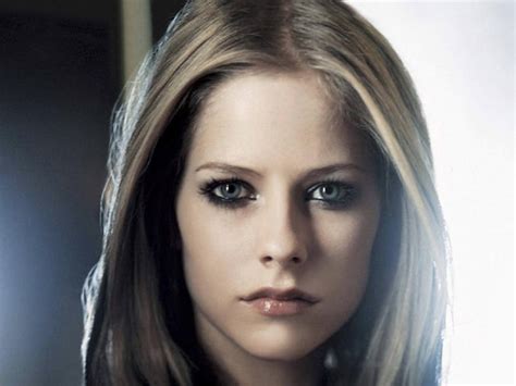 avril lavigne do i have a shot with her or… r celebfapclub