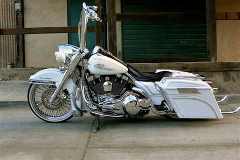 White Flhr Cholo Harley Davidson Road King Harley Davidson Custom Bike