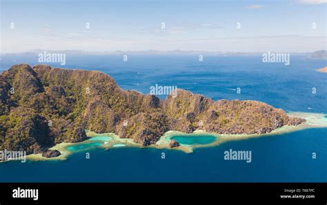 Las Islas Tropicales Del Archipiélago Malayo Muchas Islas Con Lagunas