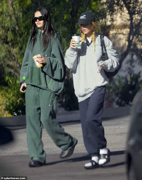 Amelia And Delilah Hamlin Dress Down For Coffee Run After Mom Lisa