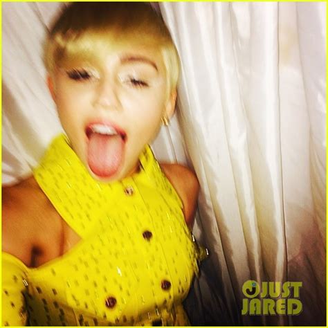 Miley Cyrus Rocks Fake Teeth For Bangerz Concert Photo 3126043 Miley Cyrus Photos Just