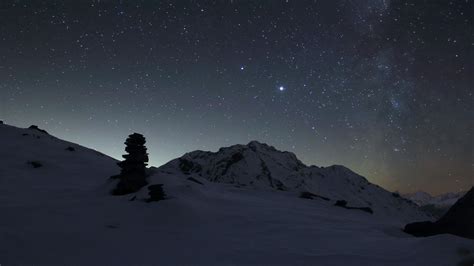 Download Wallpaper 3840x2160 Mountain Night Snow Starry Sky Dark 4k
