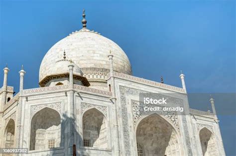 Taj Mahal Di Agra India Pekerjaan Bantuan Inlay Kubah Dan Minarets Di