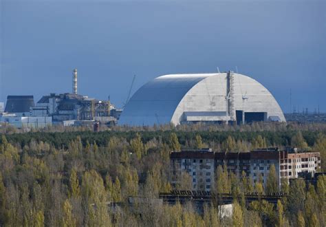 Operatoren auf, um unverzüglich diese. Neue Reaktor-Schutzhülle in Tschernobyl nahm Probebetrieb ...
