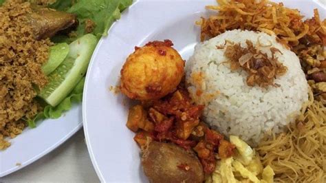 Nasi Uduk Ibu Tamih Dan 4 Tempat Makan Malam Dekat Taman Margasatwa Ragunan