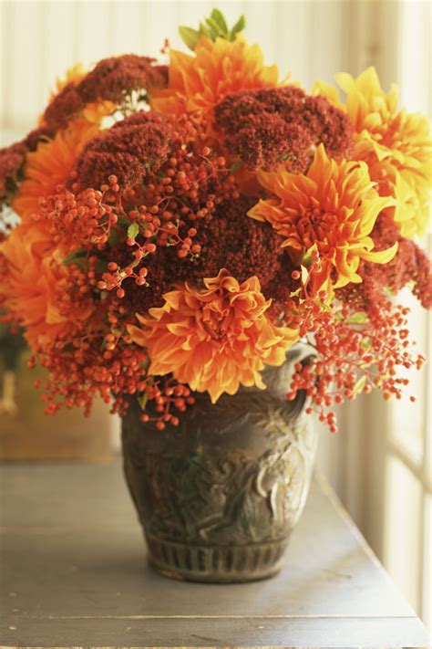 32 Stunning Fall Flower Arrangements And Centerpieces To Recreate