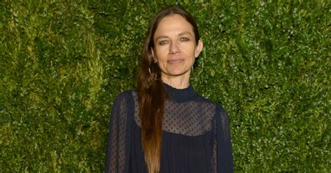 Justine Bateman Has Been Married To Husband Mark Fluent Since 2001 Vn