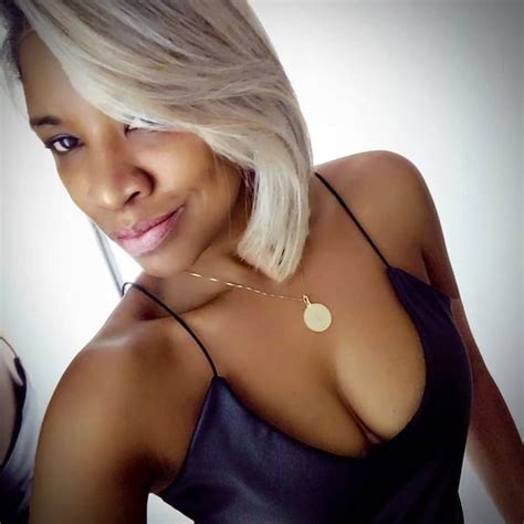 Ask your colorist for a ton of back to back foils while doing blonde highlights. 49 Best Hair Color for Dark Skin that Black Women Want 2019