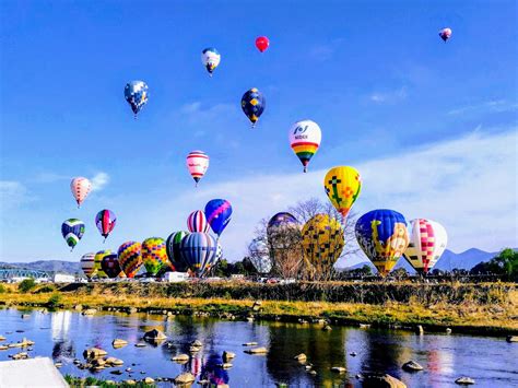 【長野県 2024年版】 春の絶景・風物詩10選 気球は40機超空を彩る佐久バルーンフェスティバル 拡大写真｜infoseekニュース