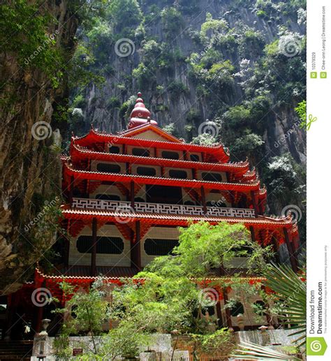 It is the oldest and the most famous cave temples in ipoh, perak, malaysia and contains art work such as a reclining buddha figure. Sam Poh Tong Cave Temple, Malaysia Stock Image - Image of ...