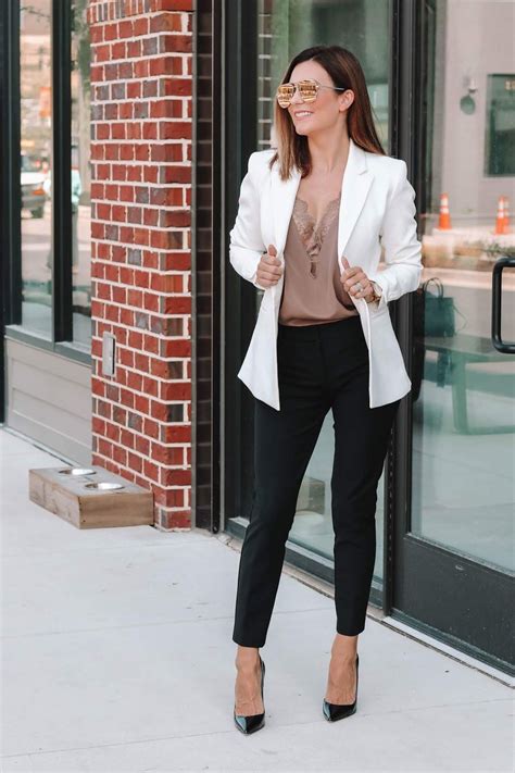 how to wear a white blazer in the fall office wear work wear fall fashion sophistic