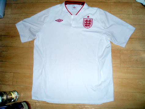 We have only original products of high quality. England Home football shirt 2012.
