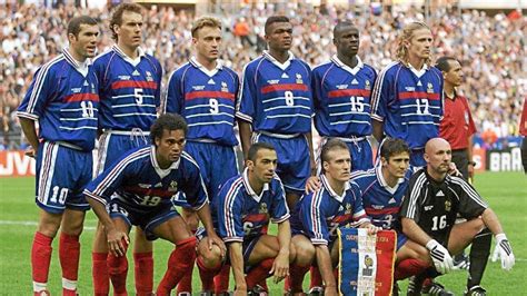 Thuram En El Barcelona Encerraron Un Jugador Antes De Un Entreno En La Sala De Masajes Para