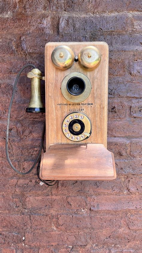 Teléfono Antiguo De Pared En Roble Y Bronce Época