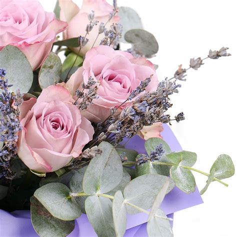 Order A Bouquet Roses And Lavender With Delivery