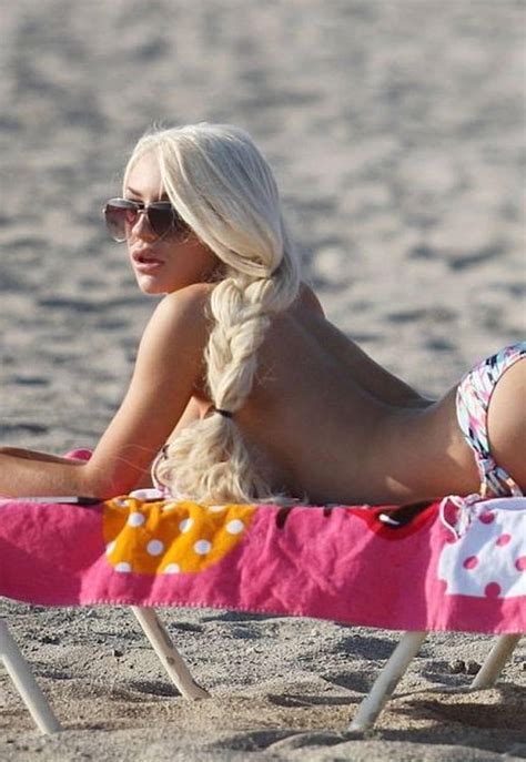 Courtney Stodden Shows Her Huge Almost Nude Boobs While Sunbathing At