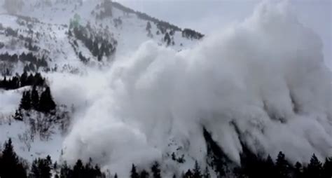 Watch Ski Patrol Trigger Colossal Avalanche In Andorra Unofficial