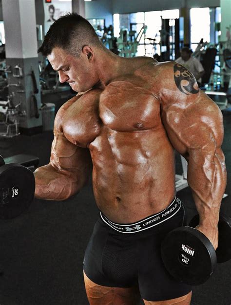 Bodybuilder By Stonepiler On Deviantart Bodybuilding Muscle Men