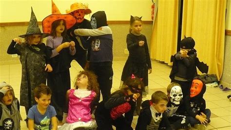Les enfants de Aumes fêtent Halloween - midilibre.fr