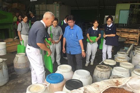 Tzu chi recycling volunteers in taiwan help recycle boxes for a new model of electricity meters. Discovering New Modes of Recycling - Tzu Chi Malaysia