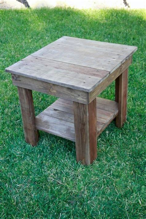Rustic Wood End Table 101 Pallets
