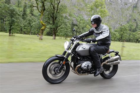 First Ride Bmw R Ninet Scrambler Review Visordown