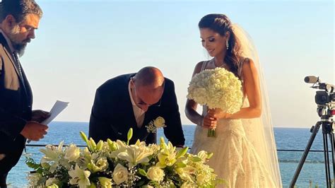 هناء شقيقة هيفاء وهبي تخطف الانظار في حفل زفافها في قبرص فيديو جريدة نورت