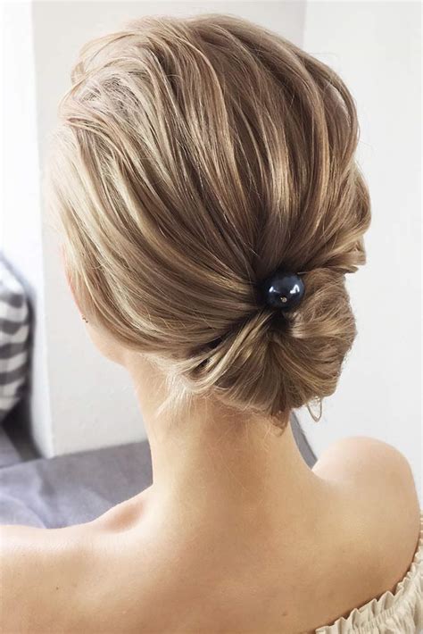 15 Pretty Prom Hairstyles For Short Hair