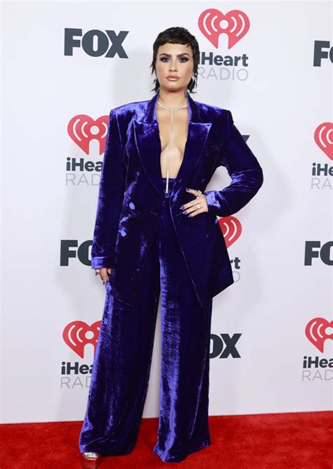 Demi Lovato Shows Off New Hair On Instagram Story — Celebwell