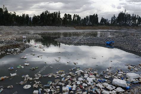 Aguas Contaminadas — Stock Photo © Jonathanchancasana 323022488