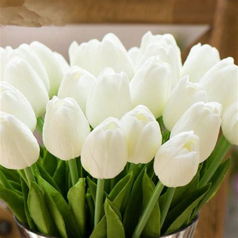 2019 Wholesales Real Touch White Tulips Flowers Artificial Pu Tulips