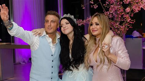 las fotos de la tremenda fiesta de 15 de sol la hija de karina la princesita y el polaco