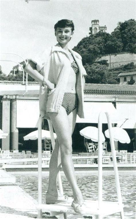 Sexyaudrey Hepburn By The Pool In Beverly Hills California Audrey
