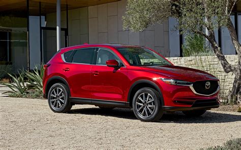 Kraftstoffverbr.* 5.0 l/100 km (komb). Mazda CX-5 2017 : il faut le conduire pour l'apprécier ...